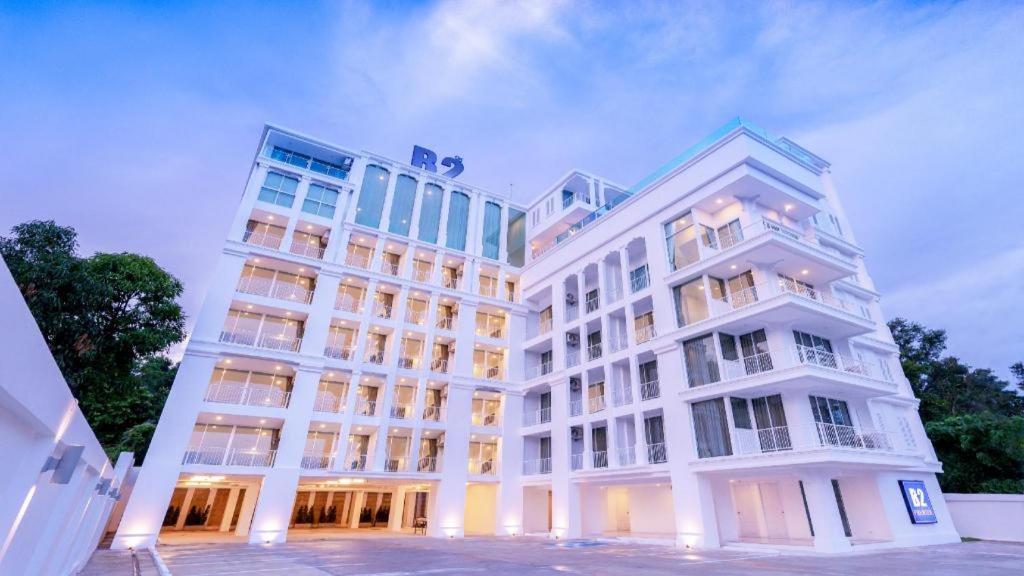 B2 Phuket Premier Hotel Exterior foto